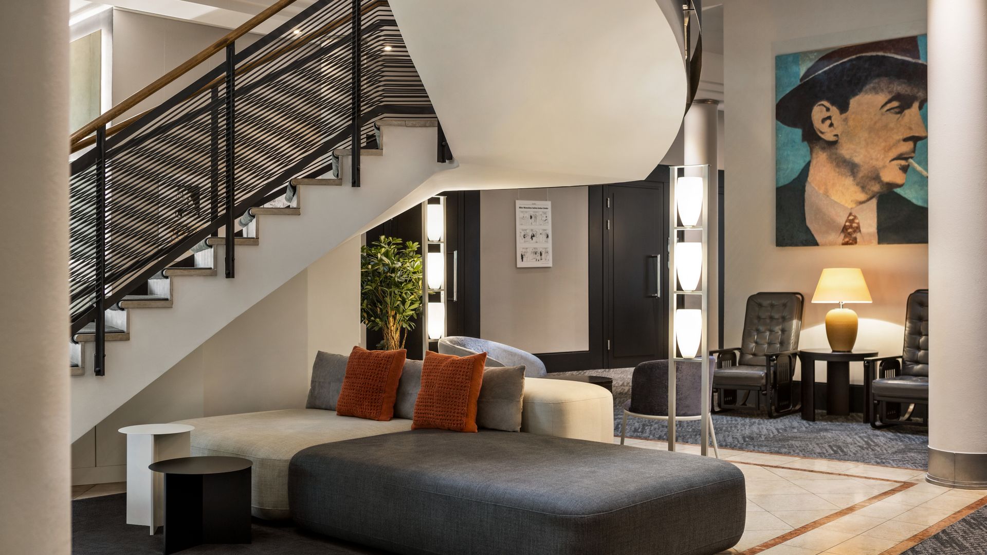 Modernes und stilvolles Interieur eines Hotels in Osnabrück, das Komfort und Eleganz für Geschäftsreisende und Touristen bietet.